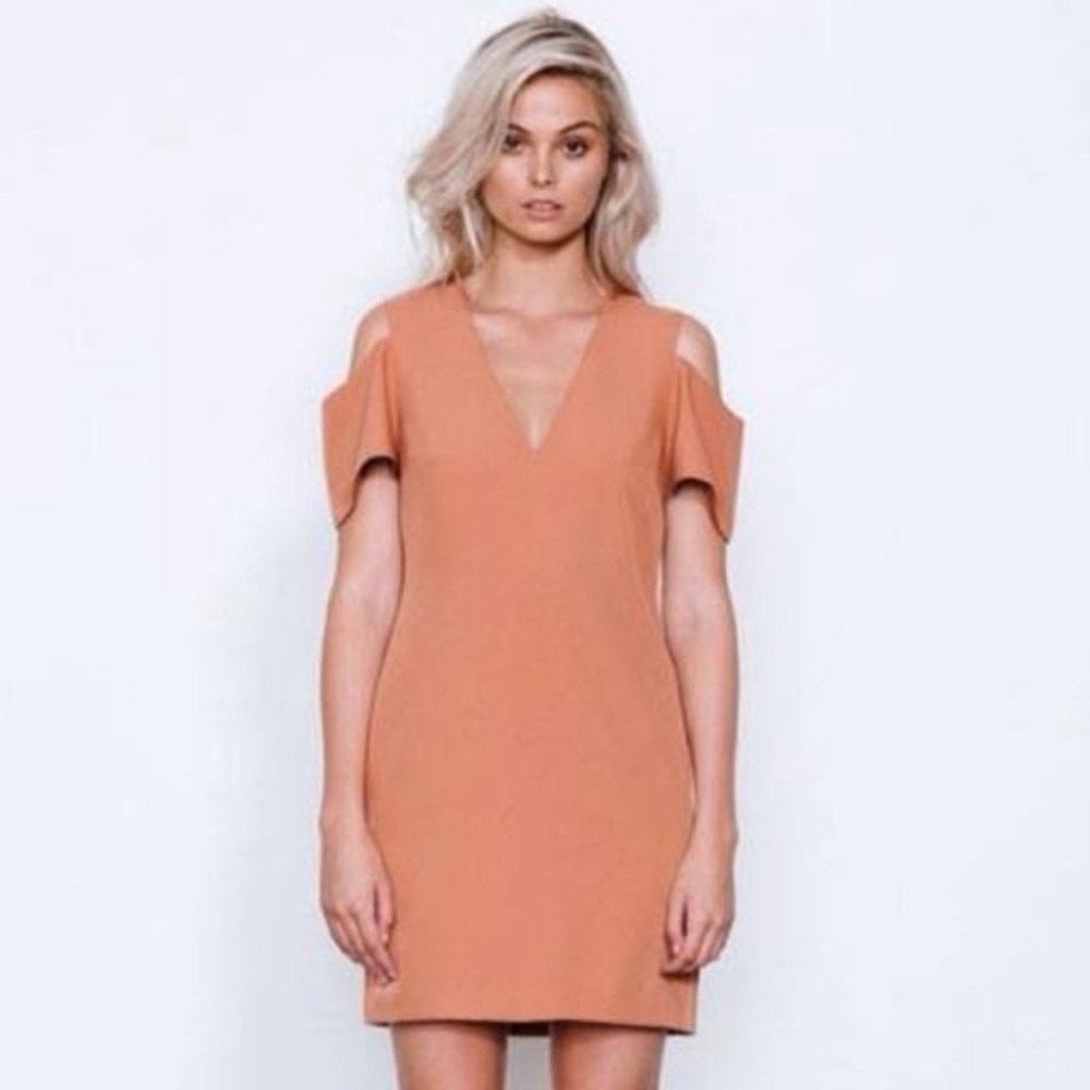 Elliatt Beginning shift dress - Picture 10 of 10